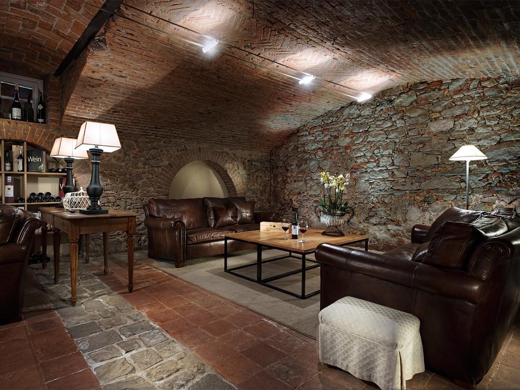 Corte Gondina Boutique Hotel La Morra Eksteriør billede