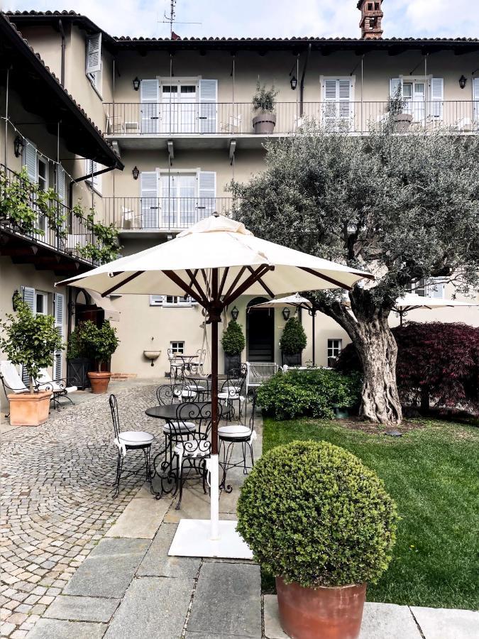 Corte Gondina Boutique Hotel La Morra Eksteriør billede