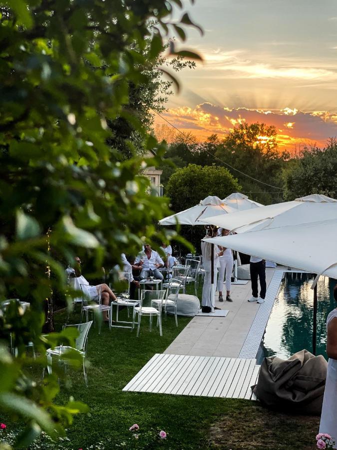 Corte Gondina Boutique Hotel La Morra Eksteriør billede