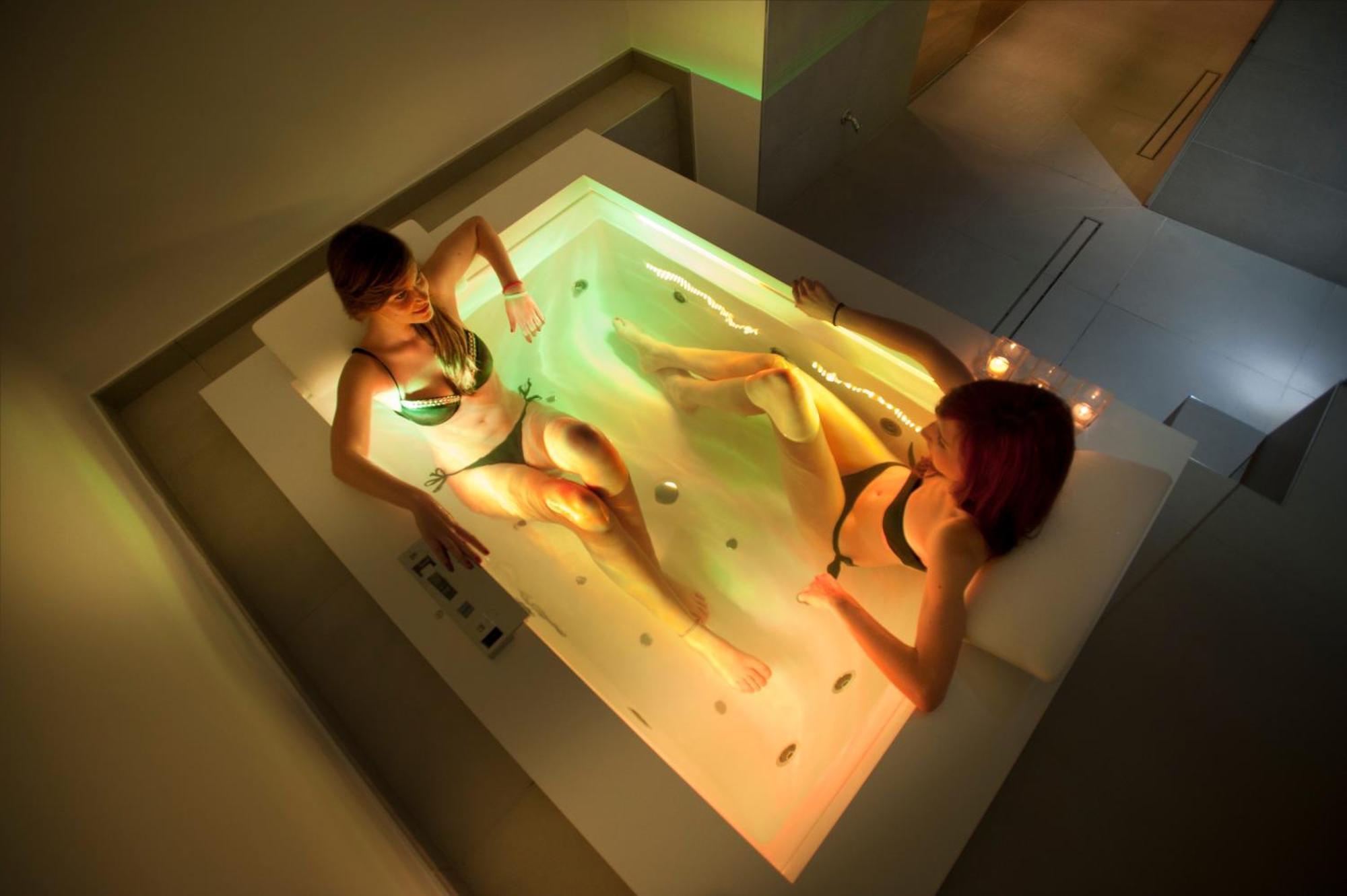 Corte Gondina Boutique Hotel La Morra Eksteriør billede