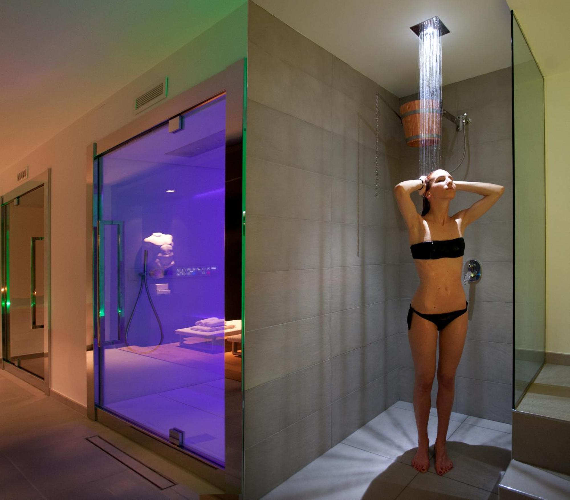 Corte Gondina Boutique Hotel La Morra Eksteriør billede
