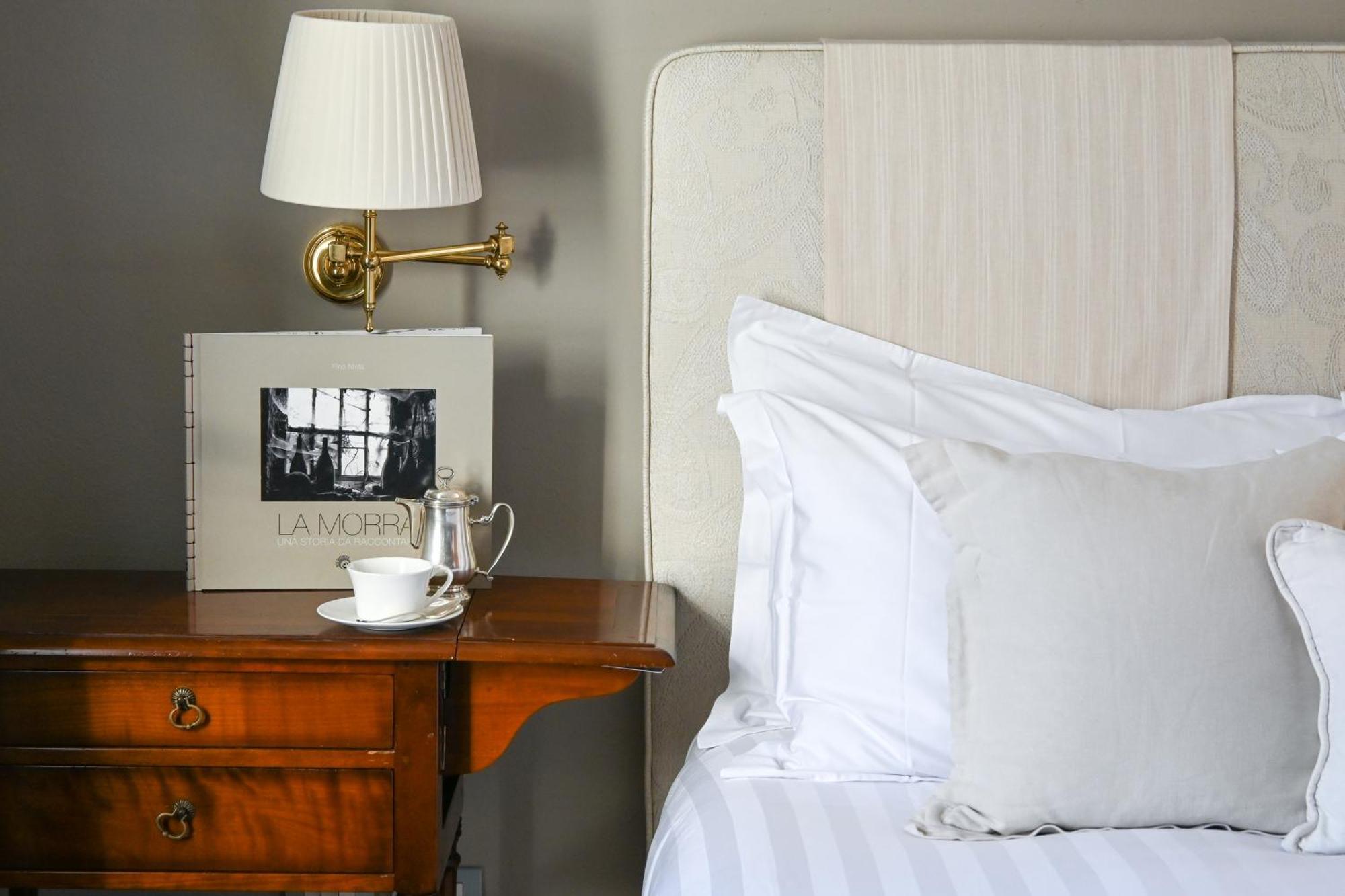 Corte Gondina Boutique Hotel La Morra Eksteriør billede